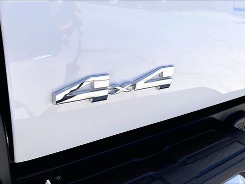 Certified 2025 Toyota Tacoma SR5 w/ SR5 Upgrade Package AWD/4WD image 25