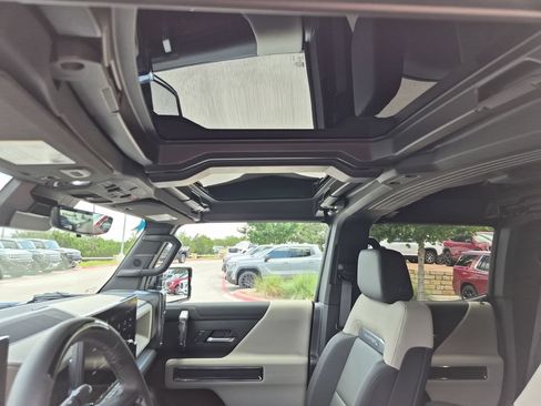 New 2026 GMC Hummer EV SUV AWD/4WD image 28