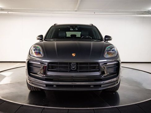 Certified 2024 Porsche Macan AWD/4WD image 10