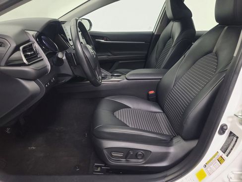 Used 2024 Toyota Camry SE image 25