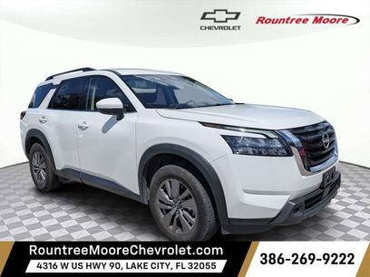 Used 2024 Nissan Pathfinder SV