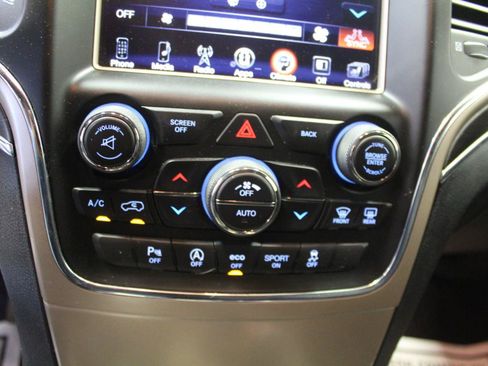 Used 2017 Jeep Grand Cherokee Limited AWD/4WD image 15