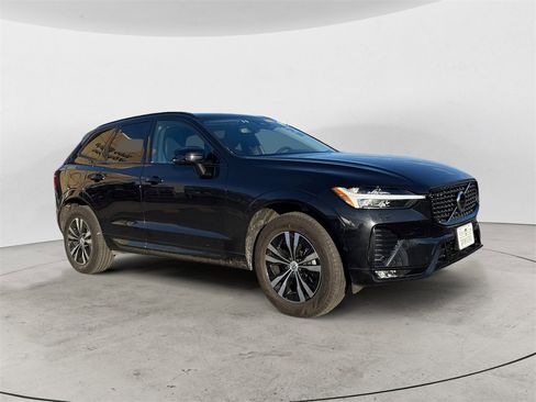 Certified 2025 Volvo XC60 B5 Core image 26