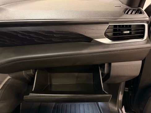 Used 2022 GMC Yukon Denali RWD image 32