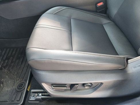 Used 2025 Toyota Camry XLE image 25