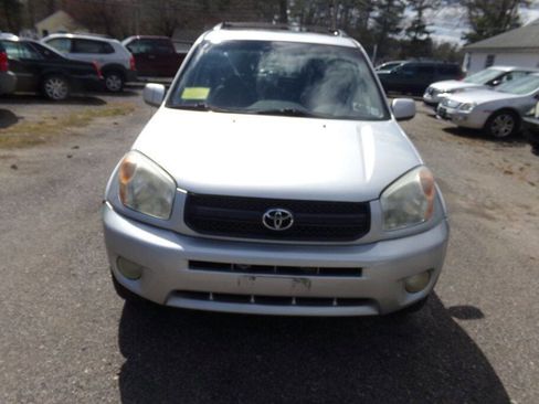 Used 2005 Toyota RAV4 4WD image 2