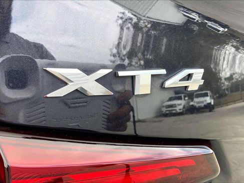 Used 2023 Cadillac XT4 Luxury w/ Cold Weather Package image 10