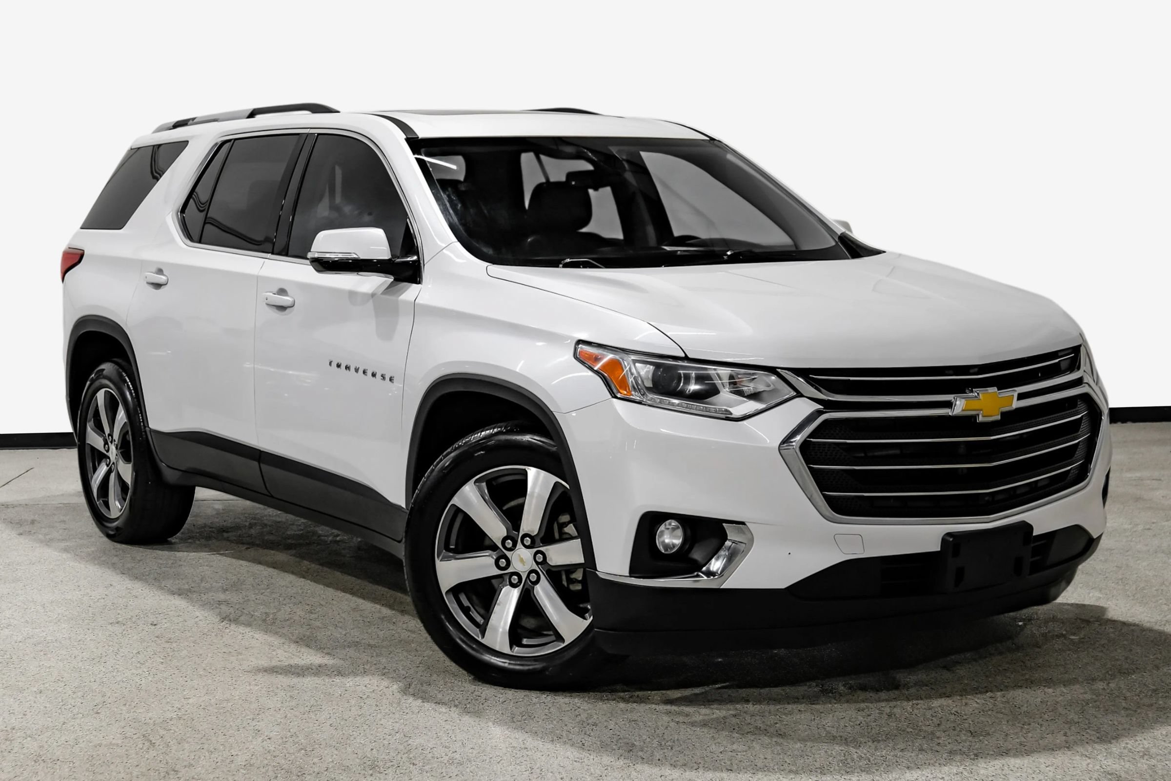 Used 2018 Chevrolet Traverse LT FWD image 4