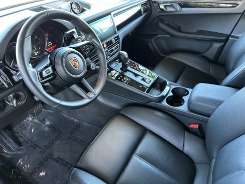 Used 2026 Porsche Macan AWD/4WD image 4