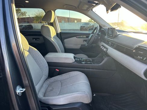 Used 2023 Honda Pilot LX image 10