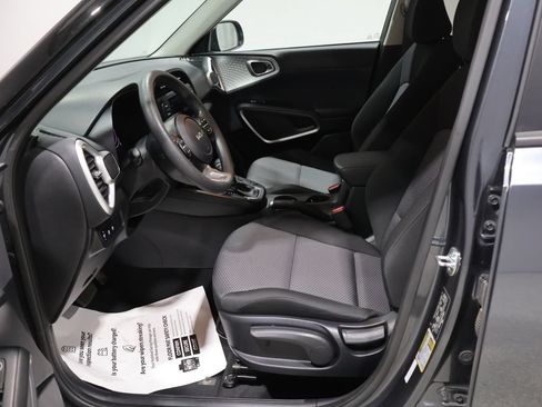 Used 2024 Kia Soul LX w/ Option Group 015 FWD image 9