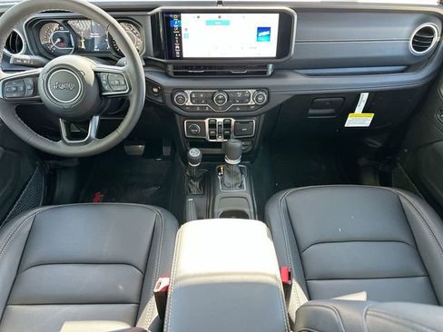 New 2025 Jeep Gladiator Sport image 10