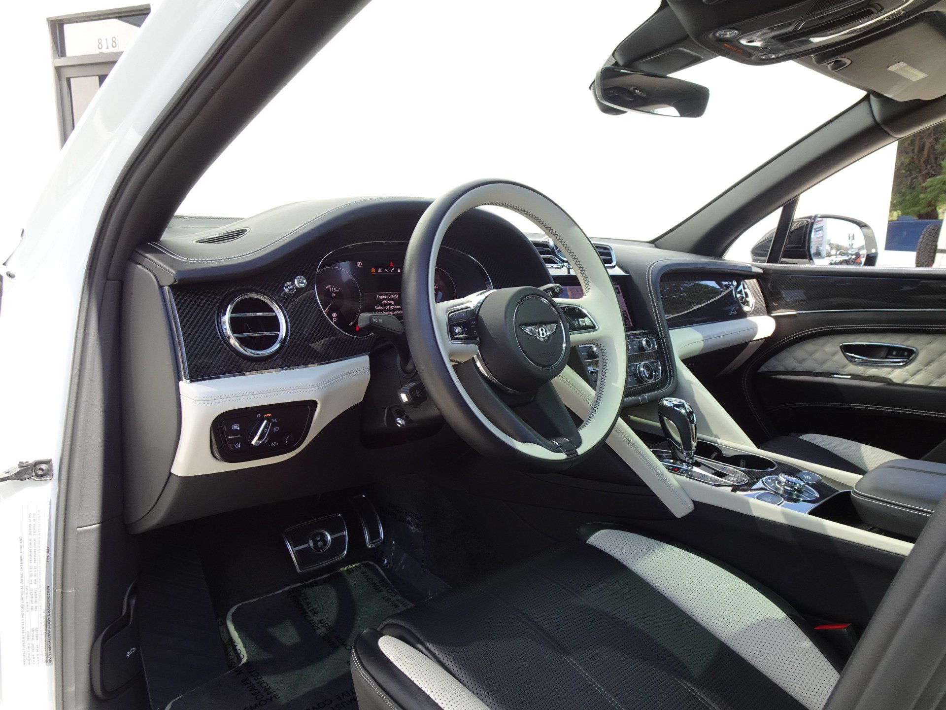 Used 2022 Bentley Bentayga AWD/4WD image 11