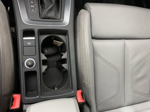 Used 2020 Audi Q3 2.0T Prestige w/ Prestige Package image 12
