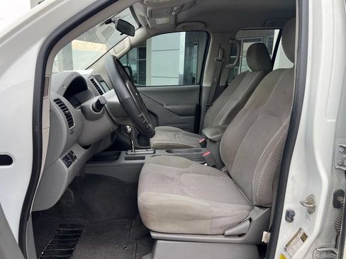 Used 2019 Nissan Frontier SV RWD image 9