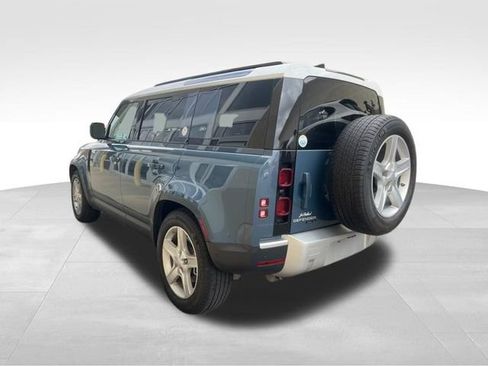 Used 2020 Land Rover Defender 110 SE image 5