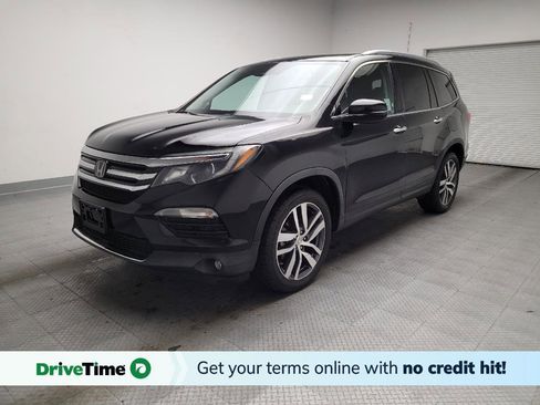 Used 2017 Honda Pilot Touring image 1