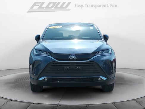 Used 2024 Toyota Venza Limited image 3