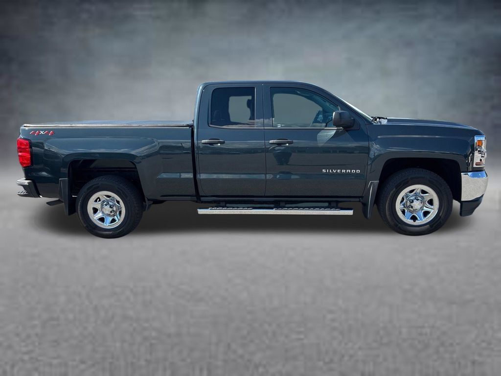 Used 2018 Chevrolet Silverado 1500 LS w/ Trailering Package AWD/4WD image 4
