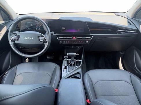 Used 2024 Kia Niro EX FWD image 9