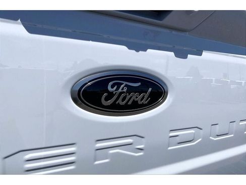Used 2025 Ford F350 Lariat w/ Lariat Ultimate Package AWD/4WD image 9
