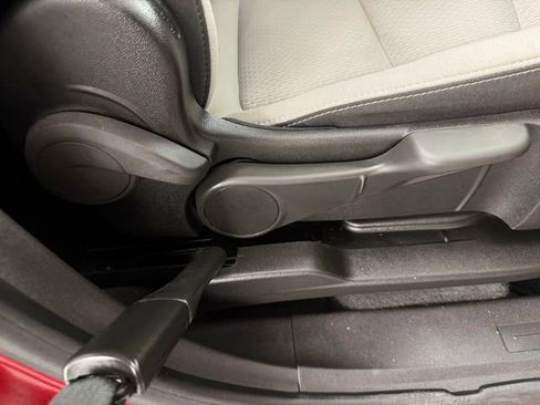 Used 2023 GMC Terrain SLE w/ Driver Convenience Package image 33