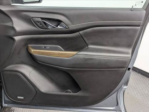 Used 2022 GMC Acadia SLE w/ Driver Convenience Package FWD image 22
