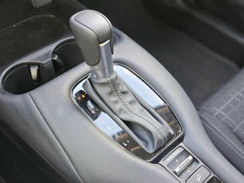 Used 2025 Honda HR-V LX image 26