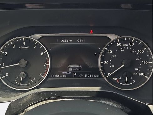 Used 2025 Nissan Pathfinder SV FWD image 18