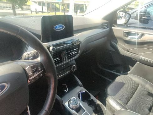 Used 2022 Ford Escape SEL w/ Technology Package FWD image 31