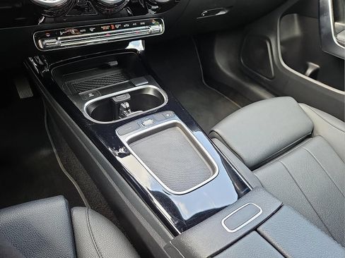 Used 2025 Mercedes-Benz CLA 250 4MATIC image 25