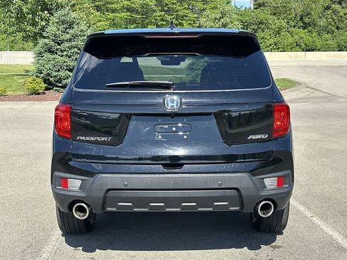 Used 2024 Honda Passport EX-L image 4