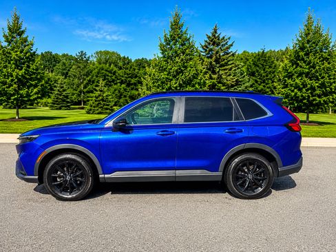 Used 2025 Honda CR-V Sport image 3