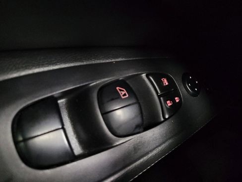 Used 2018 Nissan Pathfinder S image 27