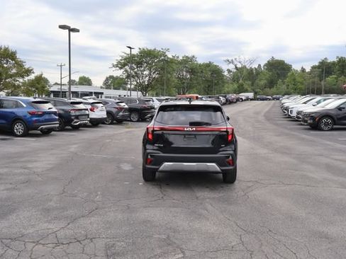Used 2024 Kia Seltos LX AWD/4WD image 6