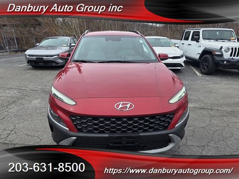 Used 2022 Hyundai Kona SEL image 2