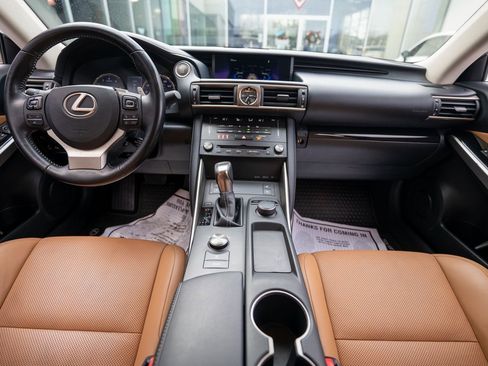 Used 2017 Lexus IS 200t image 13