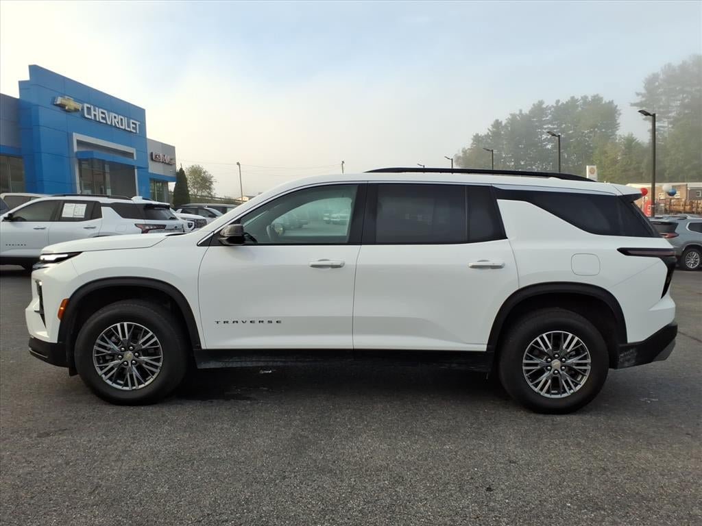 Certified 2026 Chevrolet Traverse LT AWD/4WD image 2