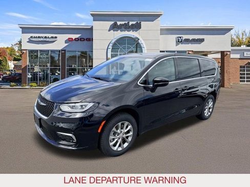 New 2026 Chrysler Pacifica Select AWD/4WD image 4