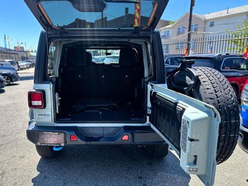 Used 2023 Jeep Wrangler Unlimited AWD/4WD image 6