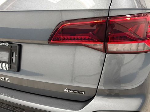 Used 2024 Volkswagen Taos SE AWD/4WD image 33