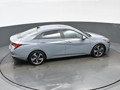 Certified 2023 Hyundai Elantra Limited image 39