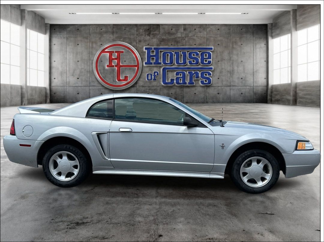 Used 2000 Ford Mustang Coupe RWD image 4