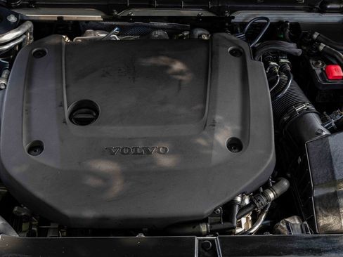 Used 2025 Volvo XC90 B6 Plus image 28