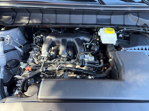 New 2025 Nissan Pathfinder Platinum image 11