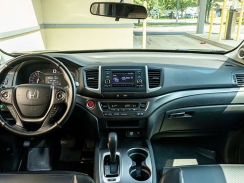 Used 2019 Honda Ridgeline Sport image 2