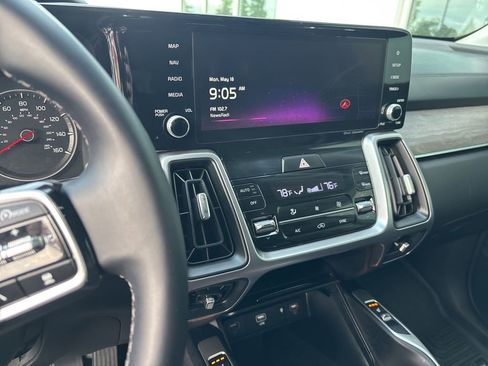 Certified 2023 Kia Sorento X-Line EX AWD/4WD image 9