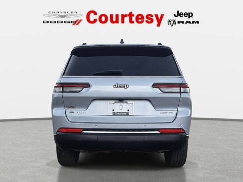 Certified 2022 Jeep Grand Cherokee L Limited AWD/4WD image 6