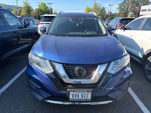 Used 2020 Nissan Rogue S w/ Special Edition Package AWD/4WD image 2