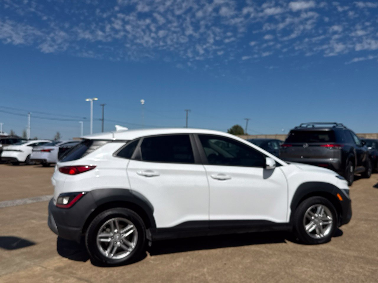 Used 2023 Hyundai Kona SE AWD/4WD image 28